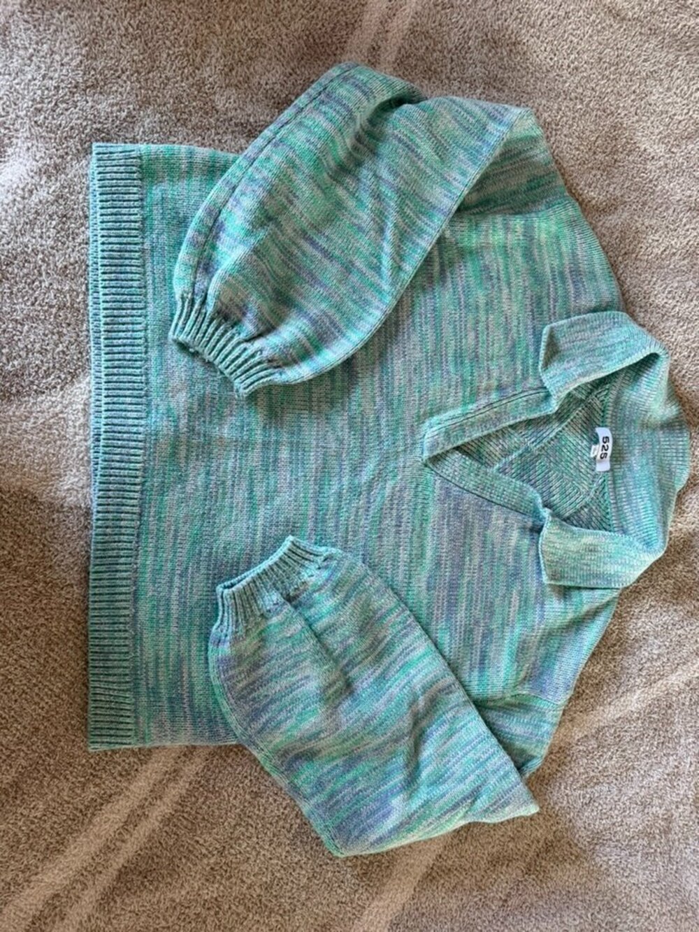 525 v neck sweater